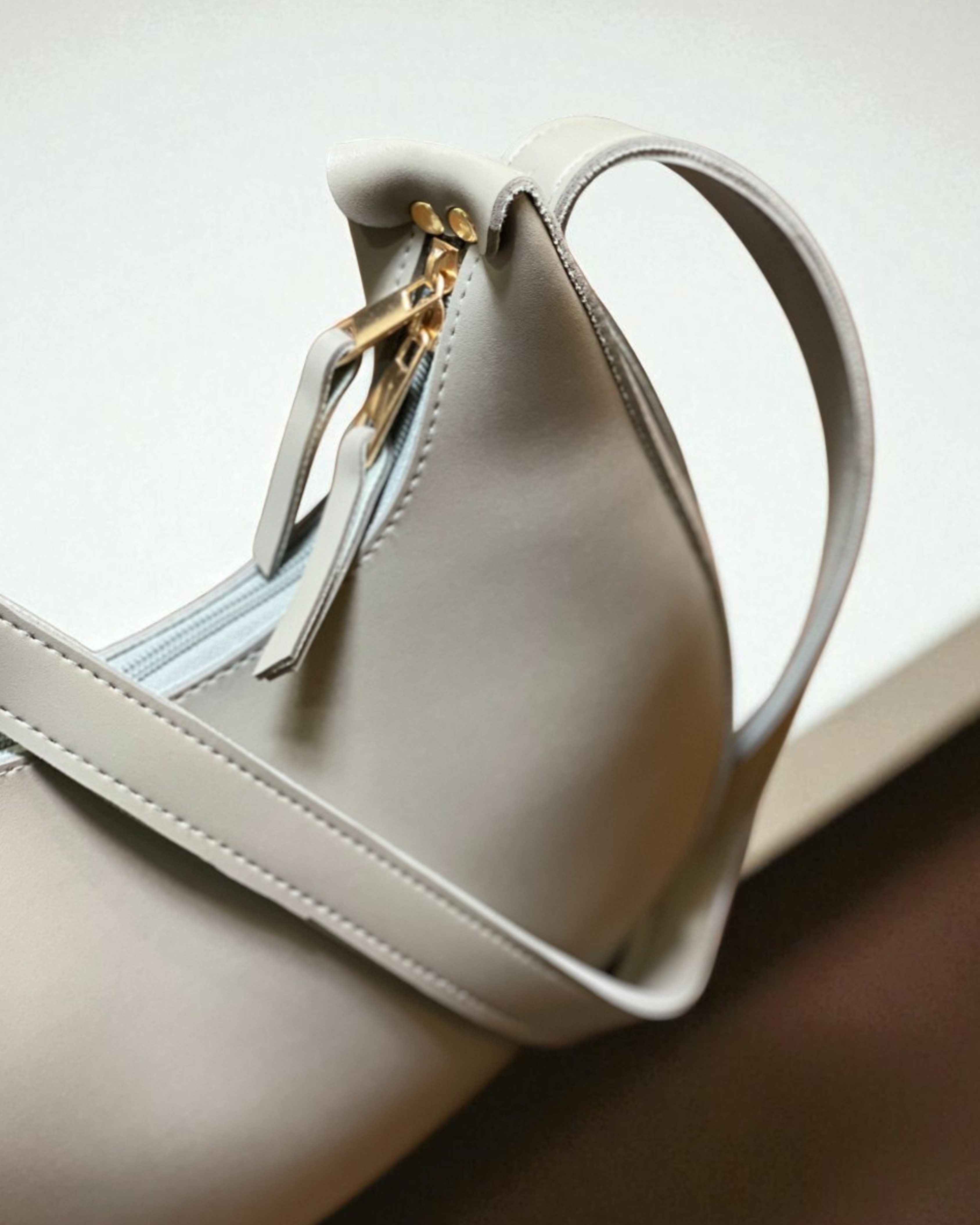 Luna Curve Gray Crossbody